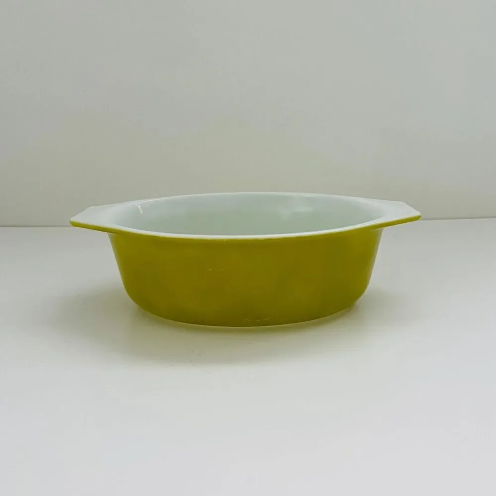 PYREX Verde Avocado Green 043 Cinderella Oval Casserole Dish 1.5 Qt.